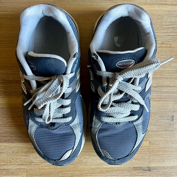 New Balance 2002R Boys Size 5Y W Blue Athletic Running Shoes Sneakers Sleek - Picture 7 of 14